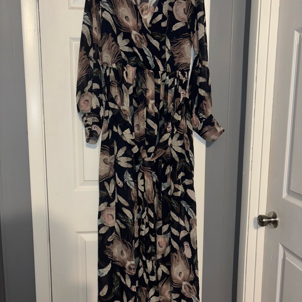 Fashion Nova Black and Cream V-Neck Sundress